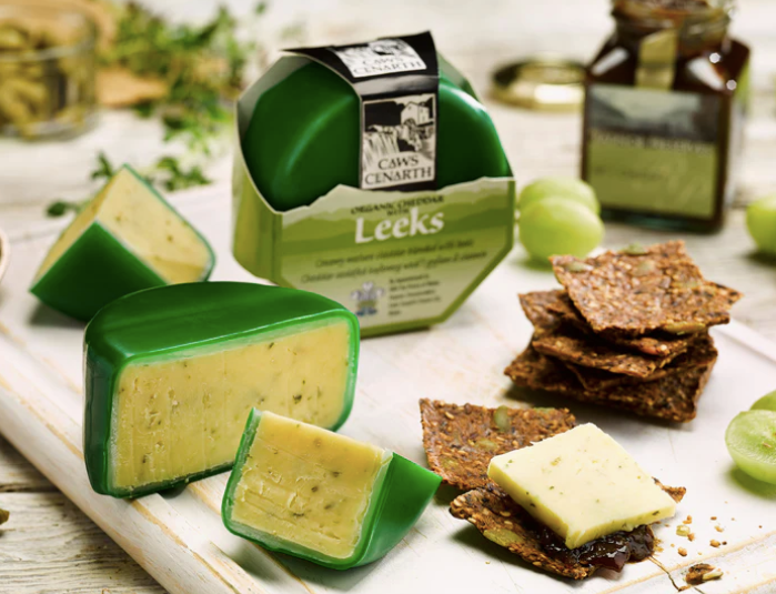 Organic Cheddar with Leeks - Caws Cenarth